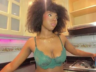 amirajones photo 20