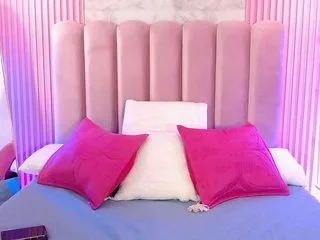 arianarougee photo 20