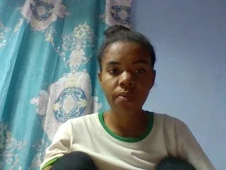 emelie1a photo 17