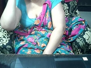 indianbhabhimilf40 photo 14
