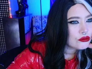laura-wicked photo 13