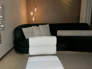 niaholland photo 13