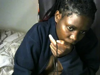 queenbeea photo 11