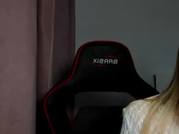 _emiliaaa