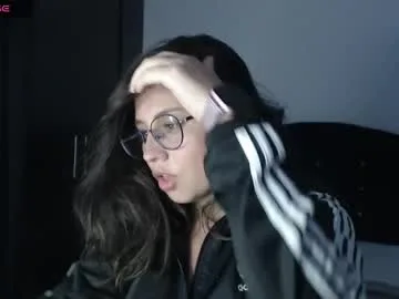 ana_arms_