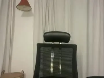ella_laurel
