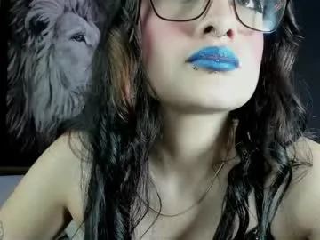 emma_hiltonn_
