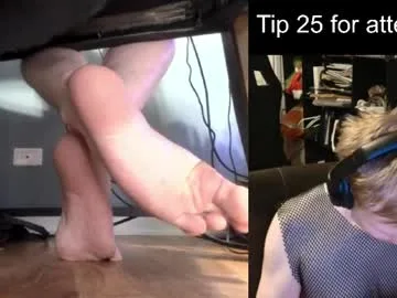 foottickler1122