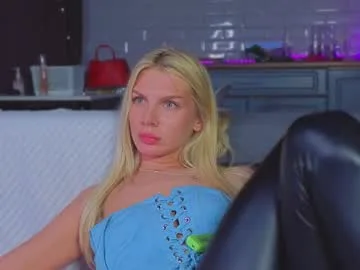 lilly_lux
