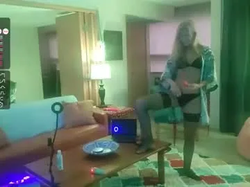 lucyvybes_and_gogert