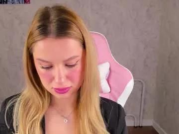 shakira_lux