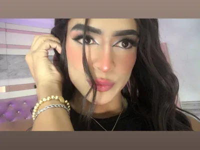 cameron_sophia01 highlight 3